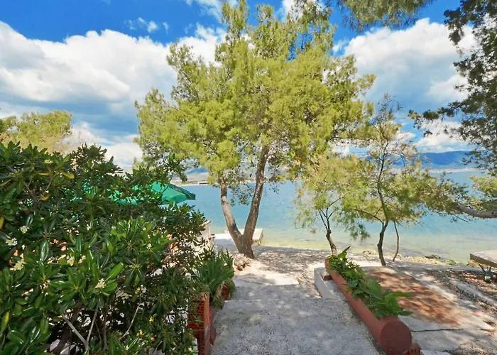 Zana 公寓 *