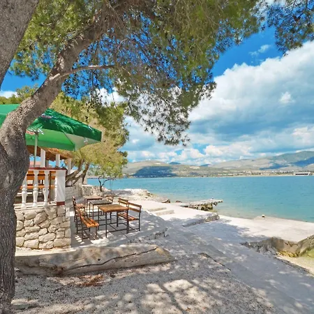 Zana * Trogir